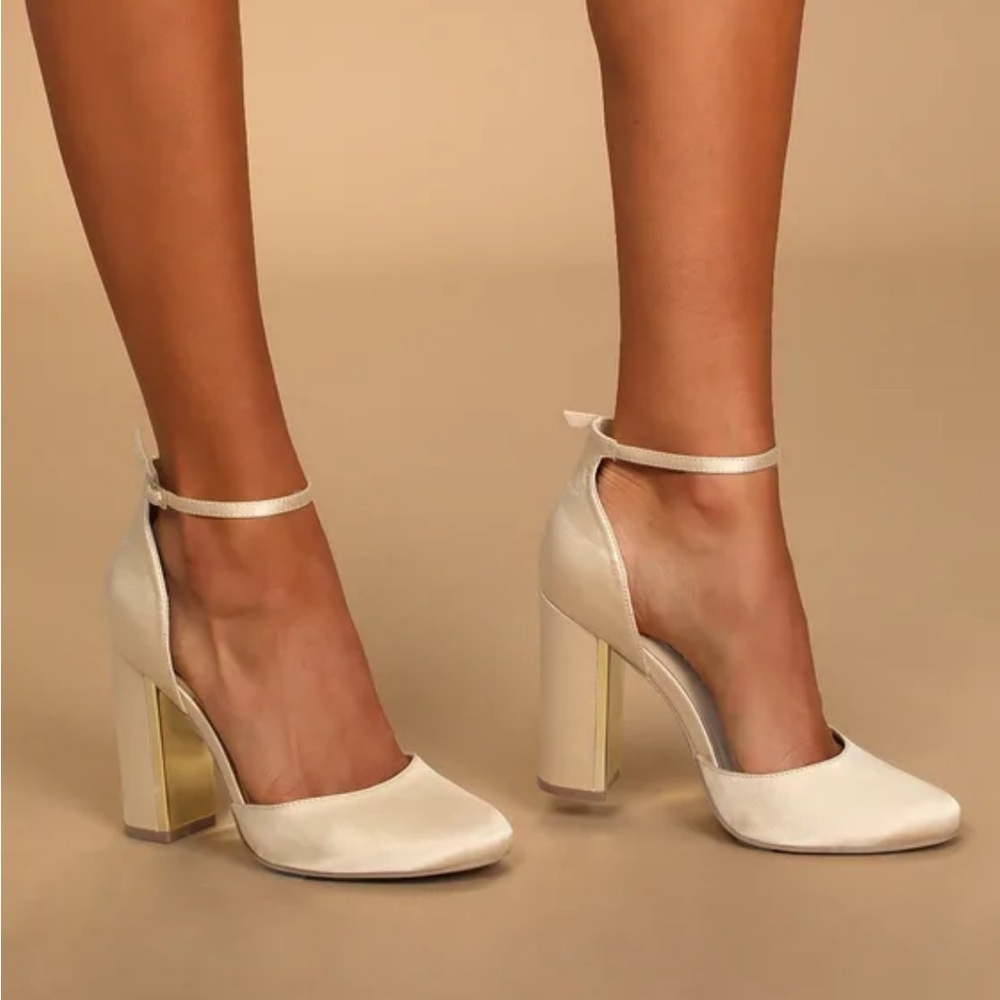 Lulus NWT Laura Champagne Heels Size 10